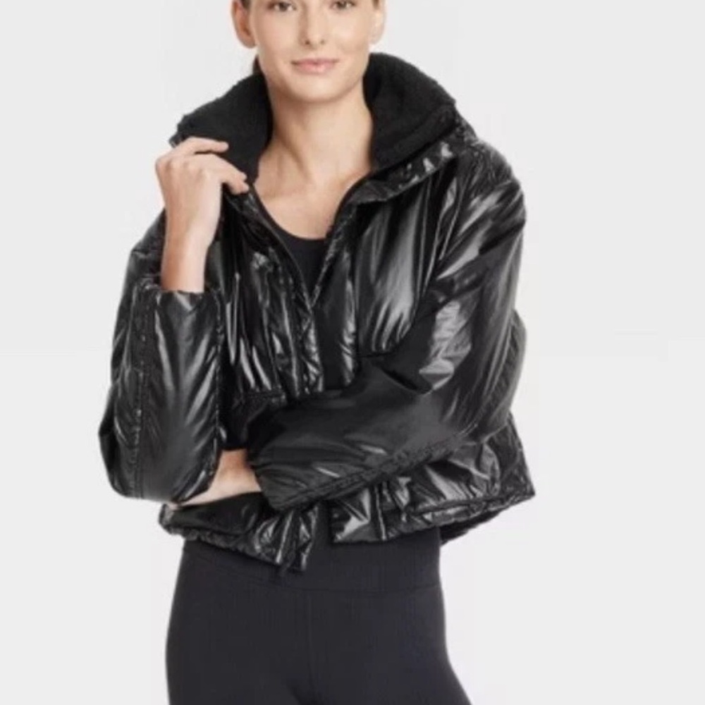 All in motion | size small | mid weight puffer jacket